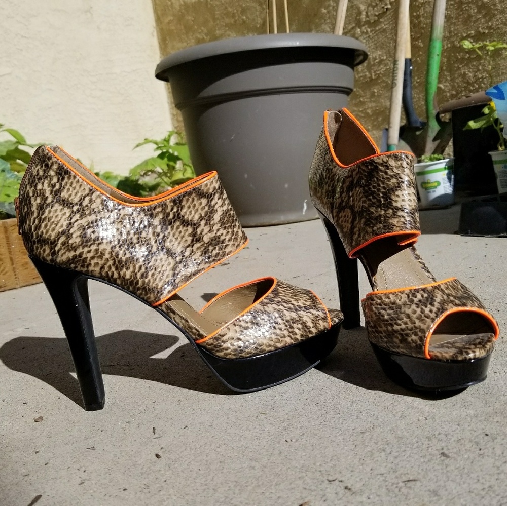 BCBGeneration Faux Animal Hells 9.5